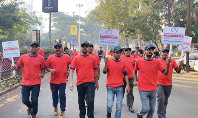 Om Logistics's Nasik Marathon Team