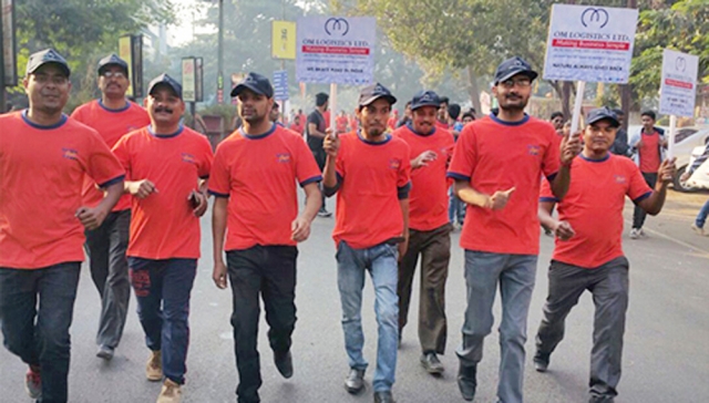 Om Logistics's Nasik Marathon Team